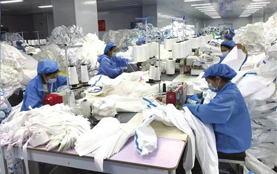 譽(yù)誠(chéng)公司工人全力以赴趕訂單，市場(chǎng)推廣宣傳助力品牌騰飛